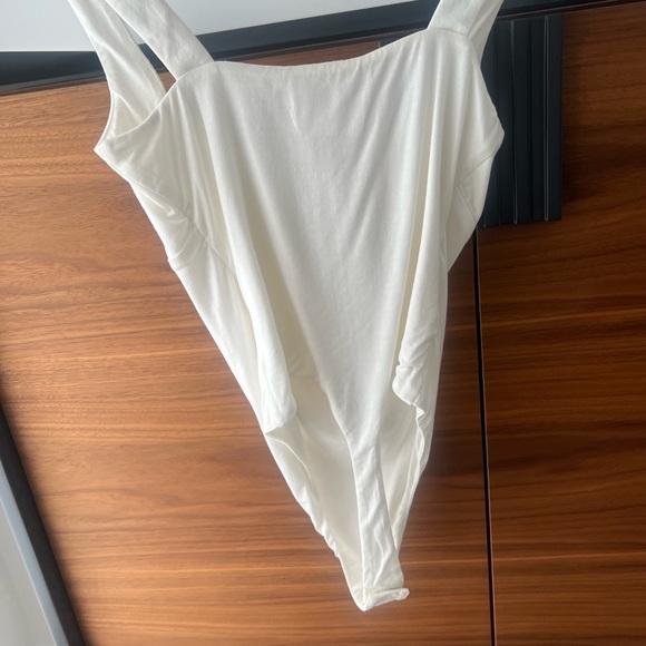 JESSIE BODYSUIT Lovers and Friends - Picture 5 of 5